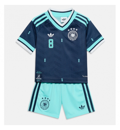 Deutschland Leon Goretzka #8 Auswärtstrikot Kinder WM 2026 Fußballtrikot kaufen 3 Deutschland Leon Goretzka #8 Auswärtstrikot Kinder WM 2026 Fußballtrikot kaufen 3