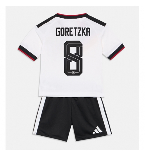 Deutschland Leon Goretzka #8 Heimtrikot Kinder WM 2026 Fußballtrikot kaufen 2 Deutschland Leon Goretzka #8 Heimtrikot Kinder WM 2026 Fußballtrikot kaufen 2