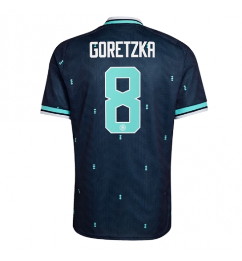 Deutschland Leon Goretzka #8 Auswärtstrikot WM 2026 Fußballtrikots 2 Deutschland Leon Goretzka #8 Auswärtstrikot WM 2026 Fußballtrikots 2